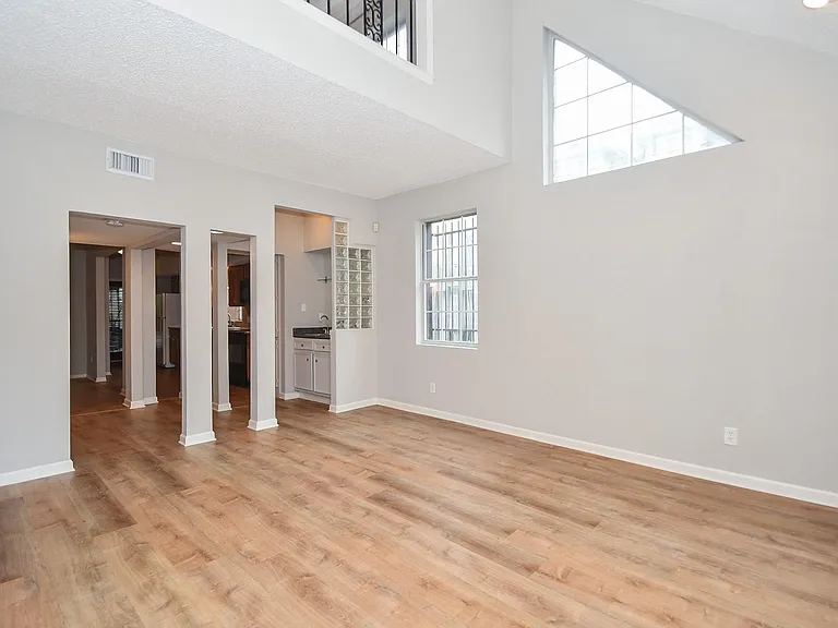 3010 Helena St — Photo 4