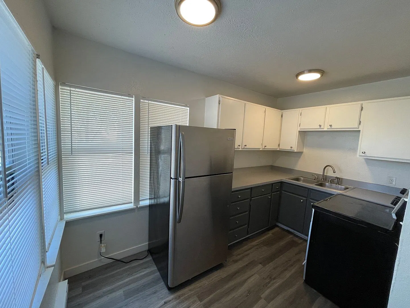 Sunset Blvd 7 Unit — Photo 2