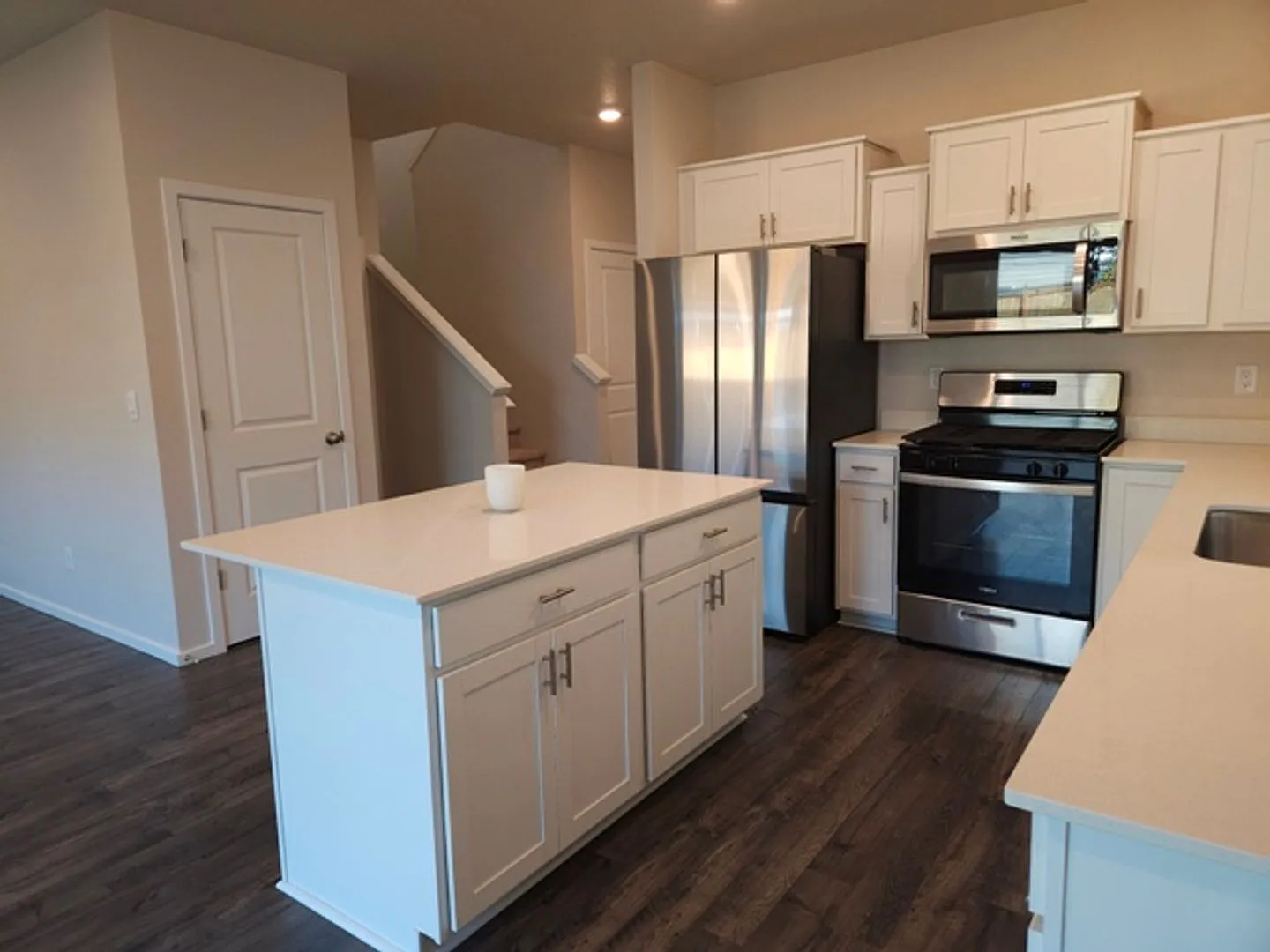 4Bd/2.5Ba Two Story House - Available to View! — Photo 3