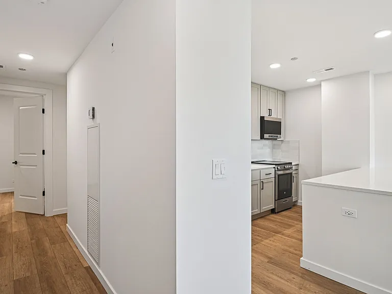The Nest at Lincoln Park West — Photo 84