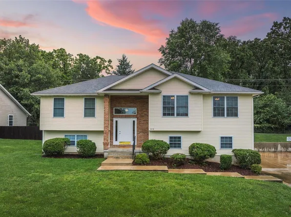 816 Winchester Dr, Rolla, MO 65401