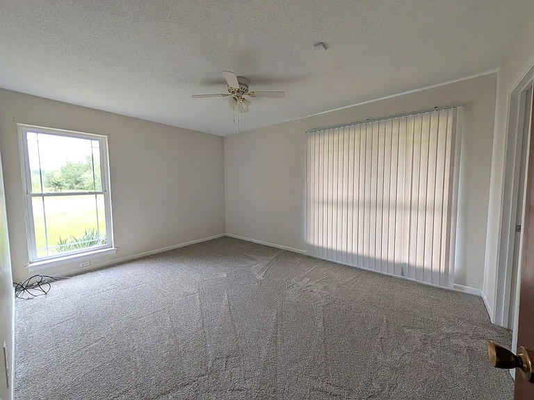 635 Summit Dr — Photo 7