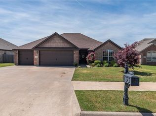 3002 N 17th St, Rogers, AR 72758
