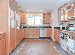 2 Elm St #1, Wellesley, MA 02481