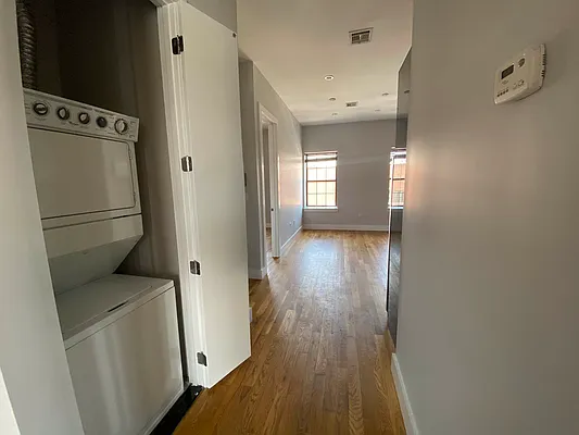 Rented by Premier Metro Realty Corp | media 31