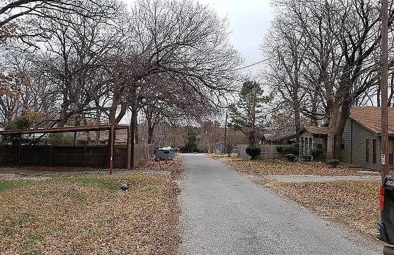 387 Denison Dr — Photo 16