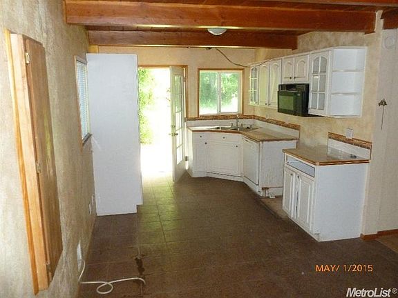 4th image of 3732 Dayton St