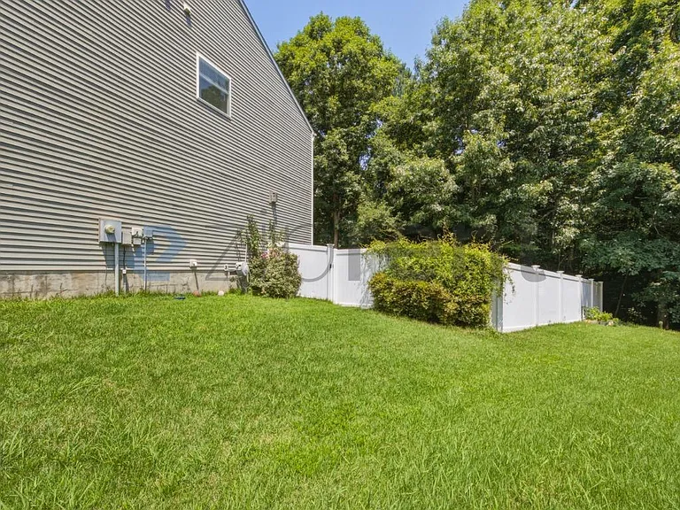 261 Chadford Pl — Photo 44