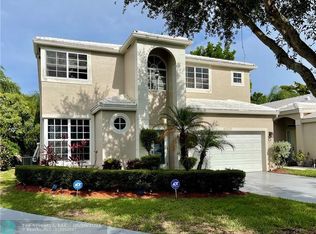9330 NW 8th Cir, Plantation, FL 33324