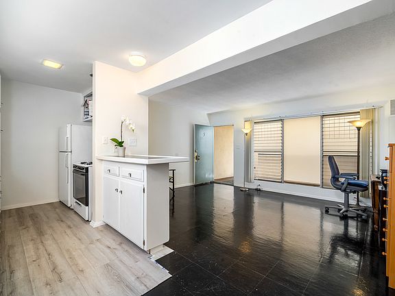 2nd image of 2621 Centinela Ave APT 5