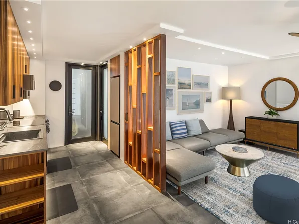 2987 Kalakaua Ave APT 201, Honolulu, HI 96815