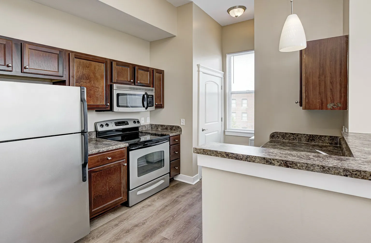 The Waverley Apartments — Photo 4