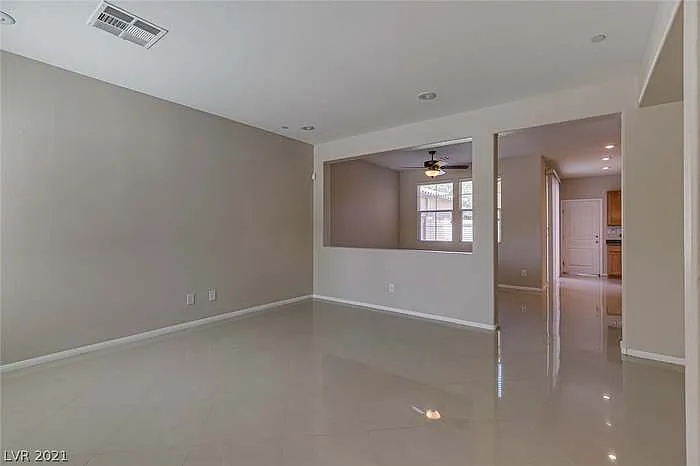 2 bed, 2.5 bath, 1619 sqft, $2,100 — Photo 3