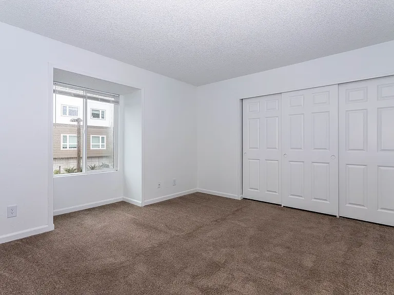 3721 S 152nd St — Photo 34