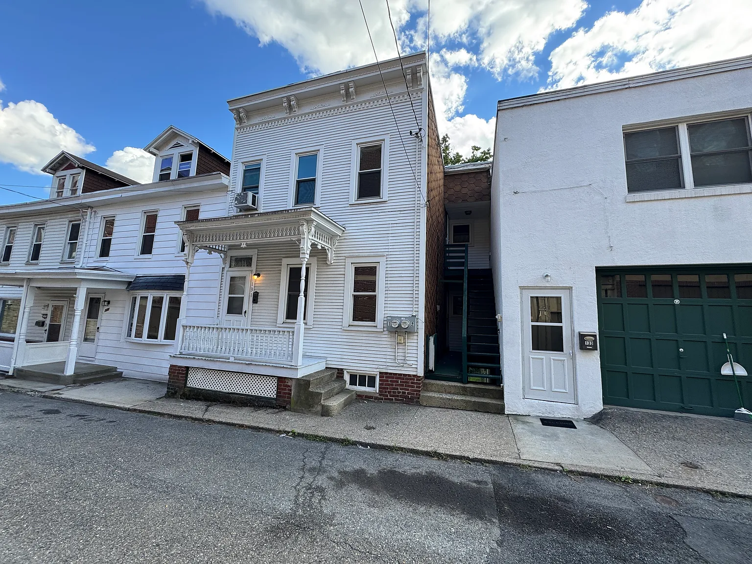 2 bed, 1200 sqft, $1,300 — Photo 1