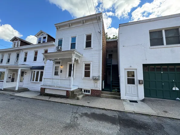 131 Cherry St #1, Pt Carbon, PA 17965