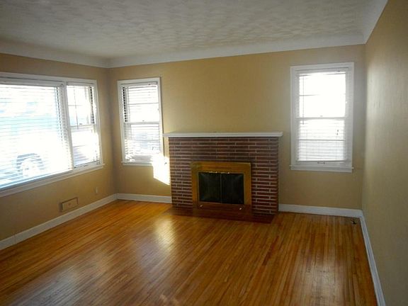 5th image of 1264 Ottawa Ave