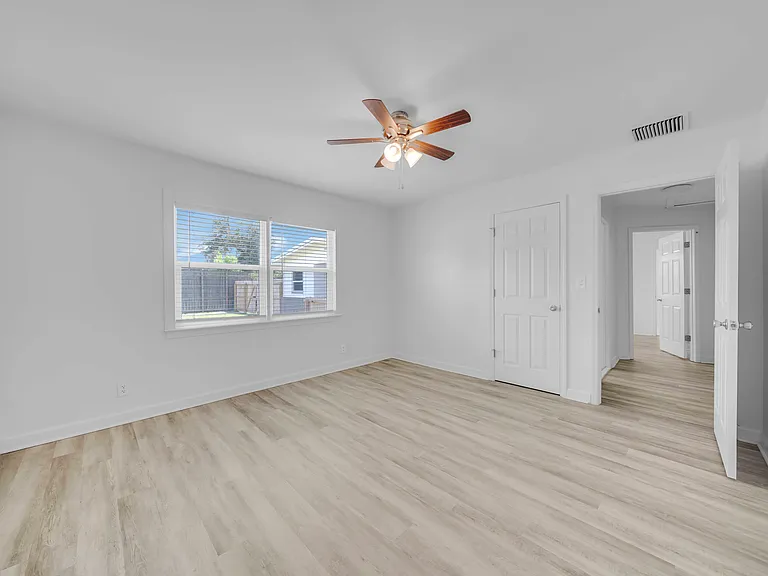 4900 S Lakewood Dr — Photo 13