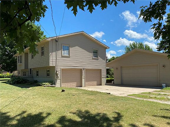 2nd image of 1927 Lola Ln