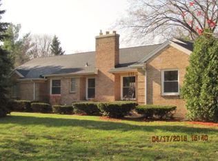 3030 Cascade Rd SE, East Grand Rapids, MI 49506