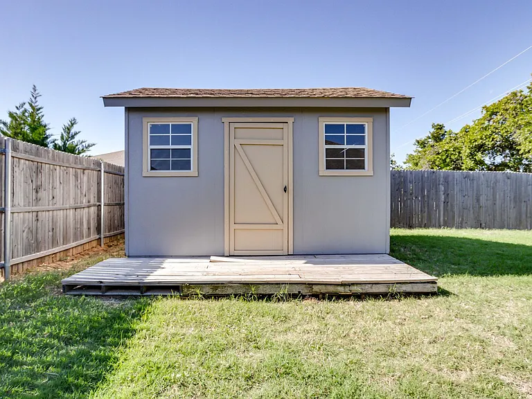 2200 Alta Vista Ln — Photo 35