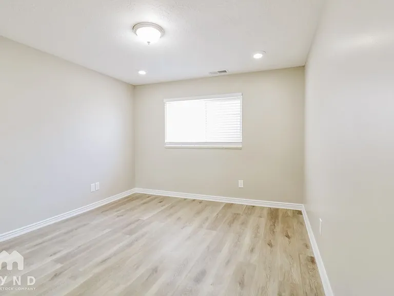 2056 N 1350 W — Photo 6