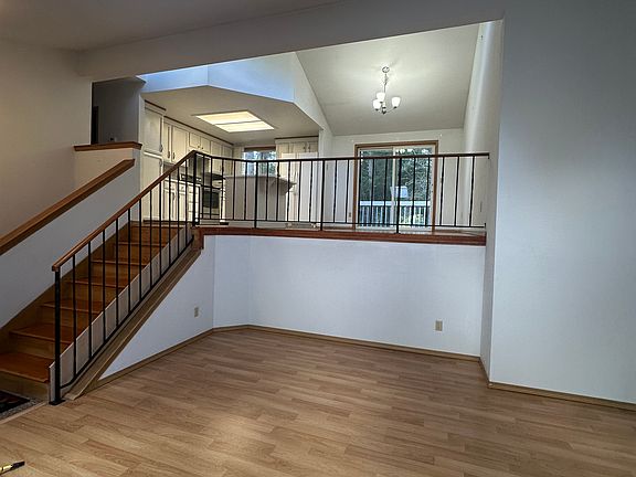 4th image of 2536 25th Ct SE