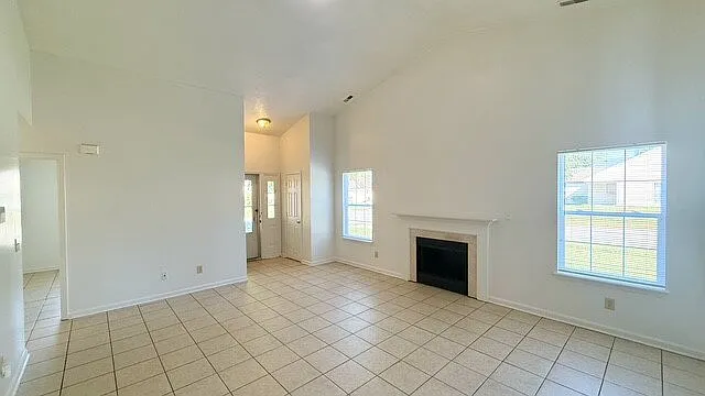 3 bed, 2.0 bath, 1300 sqft, $1,625 — Photo 4