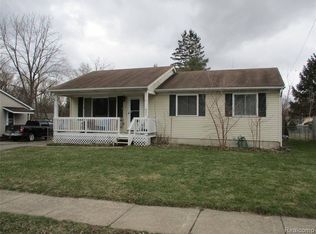 921 Jones St, Howell, MI 48843