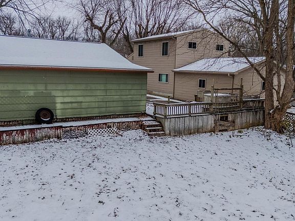 4th image of 93 E Sheridan Dr