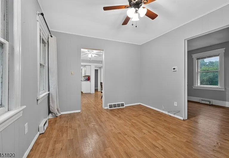 11 Pulaski Rd — Photo 9