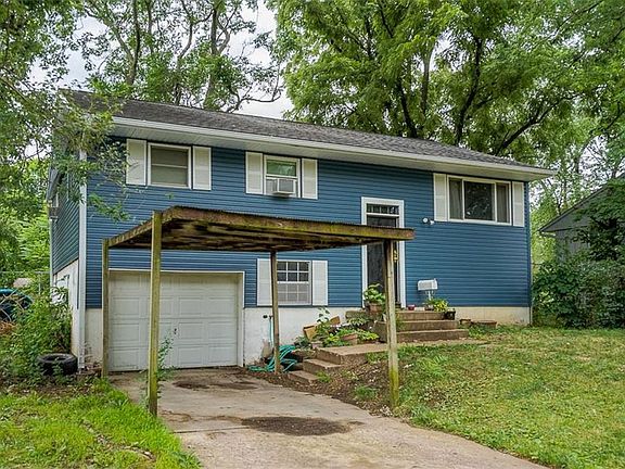 3rd image of 18509 E Cheyenne Dr