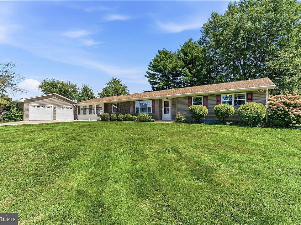 1st image of 17 Dogwood Ln