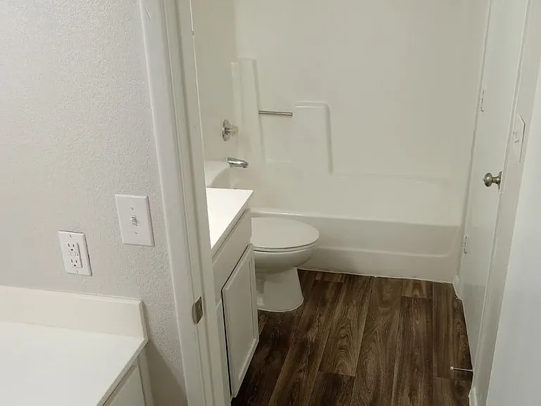 Ponderosa Ranch Apartments — Photo 28