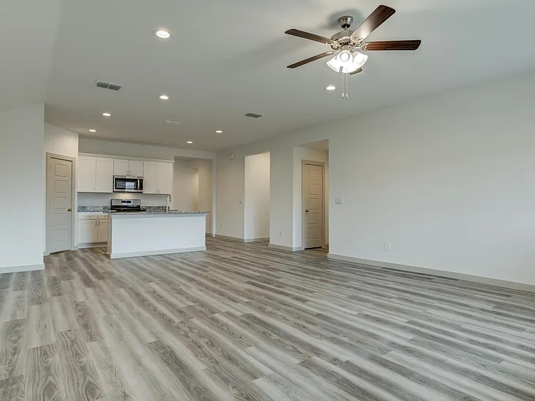 25 Wilshire Blvd — Photo 11