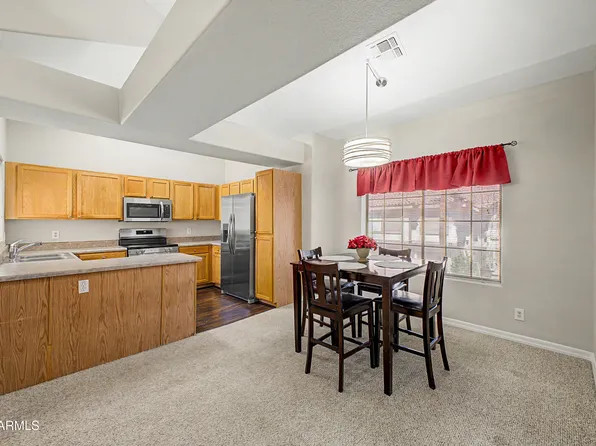 2801 N LITCHFIELD Road #17, Goodyear, AZ 85395