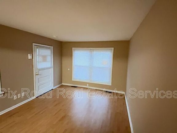 5th image of 1326 Campbell Ave