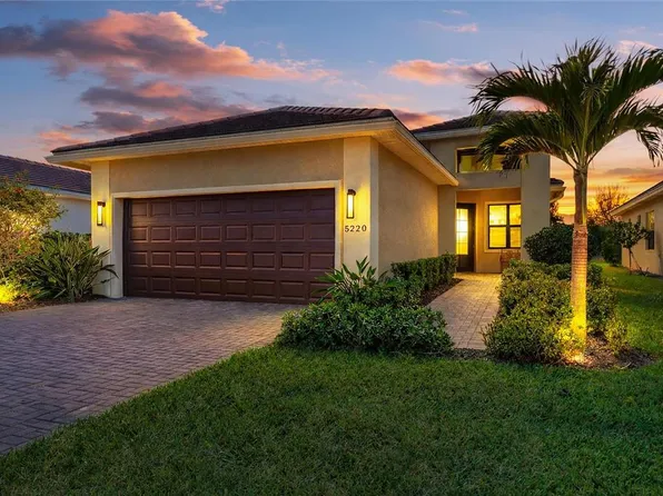 5220 Barnett Cir, Lakewood Ranch, FL 34211