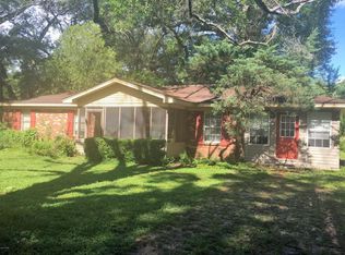 2041 Wilson Ave, Grand Ridge, FL 32442