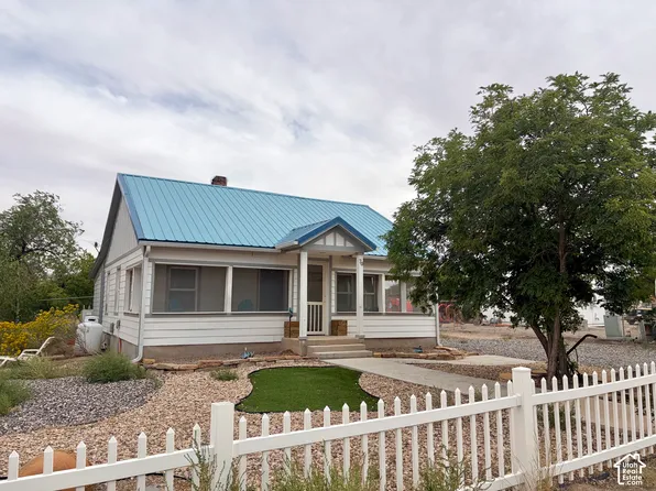 70 N 100 W, Hanksville, UT 84734
