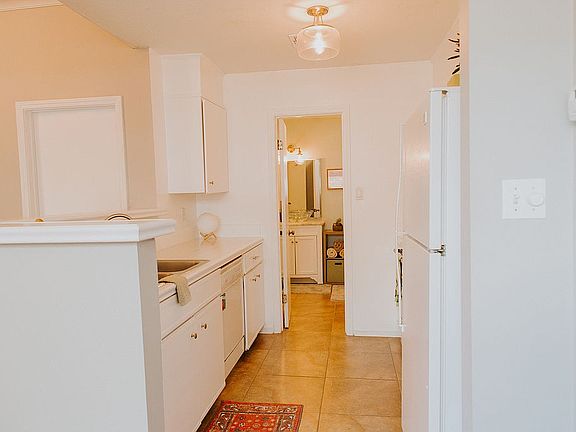 5th image of 4620 W Congress St APT 34