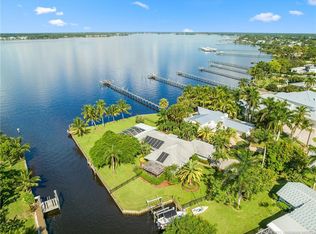 1910 NW Cove Cir, Stuart, FL 34994