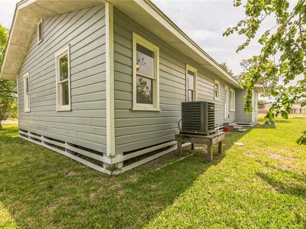 130 N Houston St, Aransas Pass, TX 78336