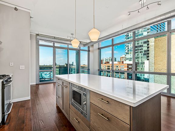 5th image of 1819 S Michigan Ave Unit 605