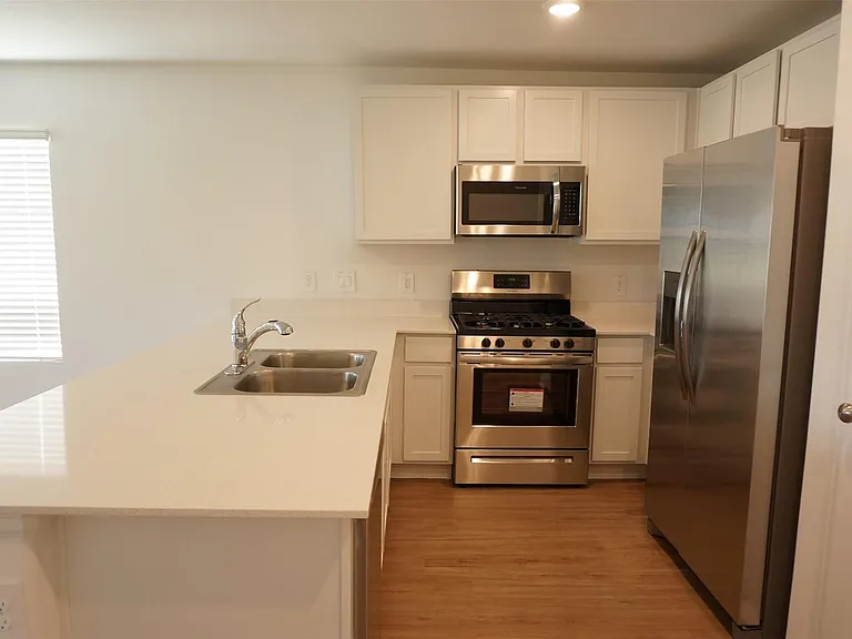 24114 Becker Hollow Ln — Photo 9