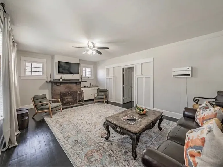 2629 S Jennings Ave — Photo 3
