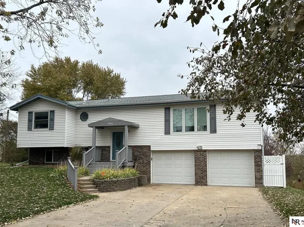 10506 Nicholas St, Omaha, NE 68114