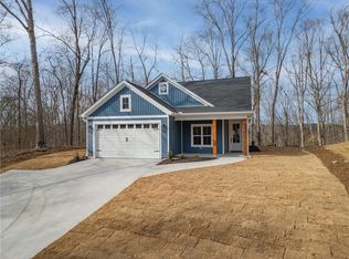 322 Oconee Ave, Westminster, SC 29693