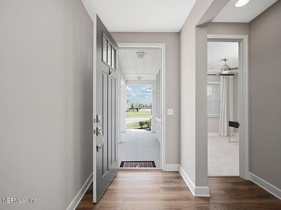 5th image of 42 LINSBURY Court