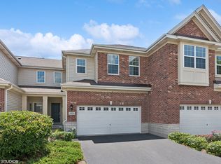 2814 Henley Ln, Naperville, IL 60540